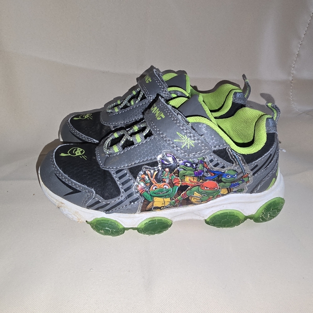 Nickelodeon Teenage Mutant Ninja Turtles boys' light-up sneakers Sz 12